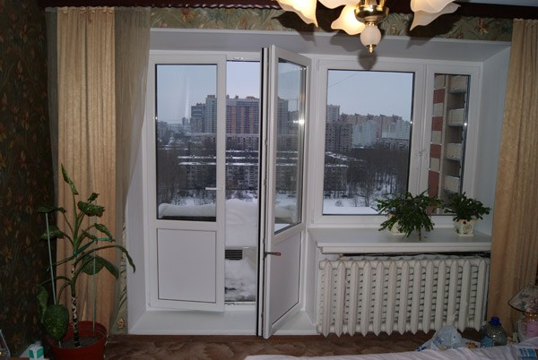 Разновидности двухстворчатых пластиковых балконных дверей Разновидности двухстворчатых пластиковых балконных дверей