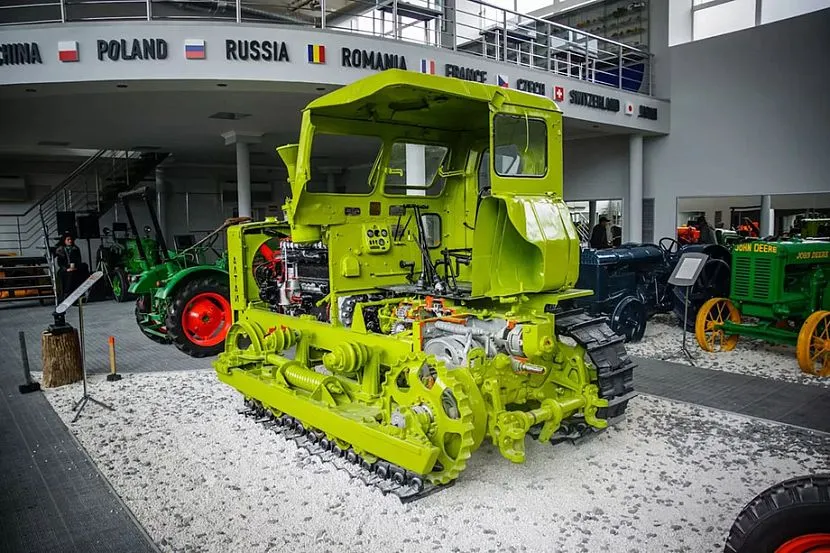 Трактор Т-4 «Алтай» Алтайского тракторного завода Трактор Т-4 «Алтай» Алтайского тракторного завода