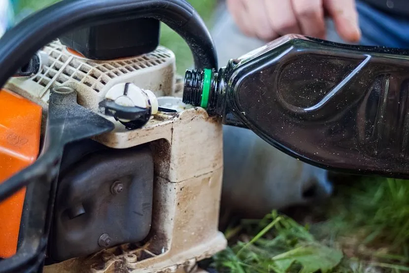 Как правильно настроить карбюратор STIHL для оптимальной работы инструмента Как правильно настроить карбюратор STIHL для оптимальной работы инструмента