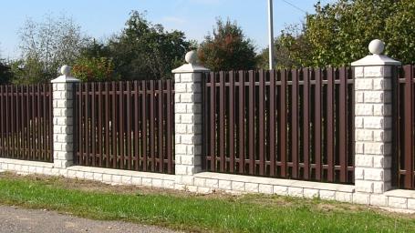 Установка забора из евроштакетника Установка забора из евроштакетника