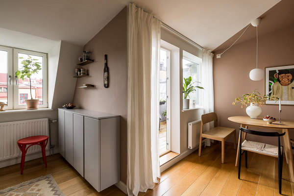 Смелые краски в дизайне квартиры на чердаке в Гетеборге (81 кв. м)