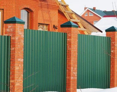 Сочетание цвета забора и дома Сочетание цвета забора и дома