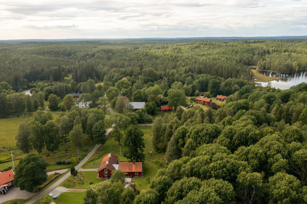 Море света и городские нотки в интерьерах: прекрасная шведская дача Море света и городские нотки в интерьерах: прекрасная шведская дача