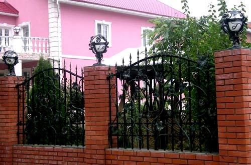 Светильники на столбы забора